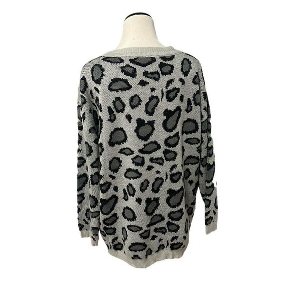 New! She + Sky Gray V-Neck Leopard Sweater Sz 1X - Picture 2 of 5